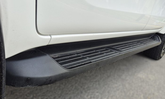 2023 Toyota Hilux SR
