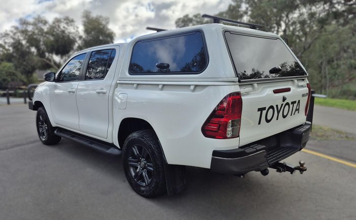 2023 Toyota Hilux SR