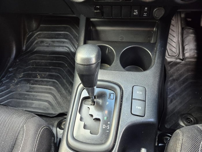 2023 Toyota Hilux SR