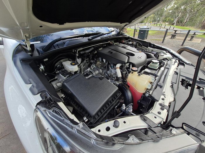 2023 Toyota Hilux SR