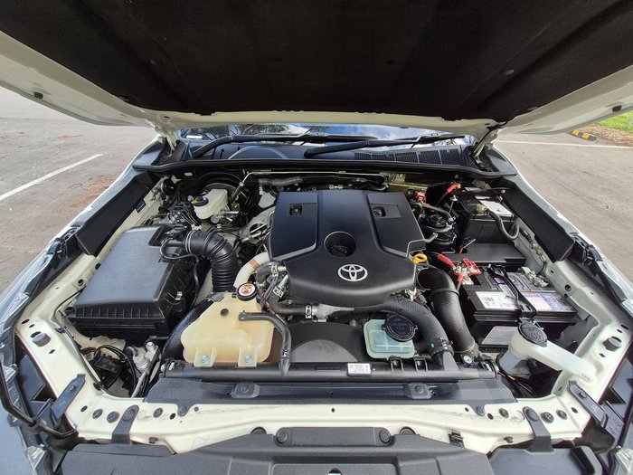 2023 Toyota Hilux SR