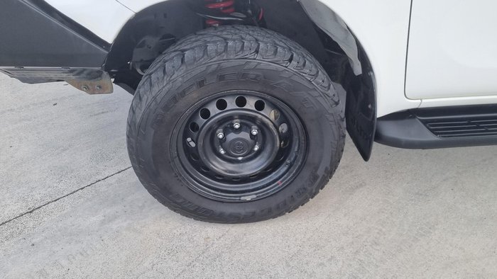 2022 Toyota Hilux SR