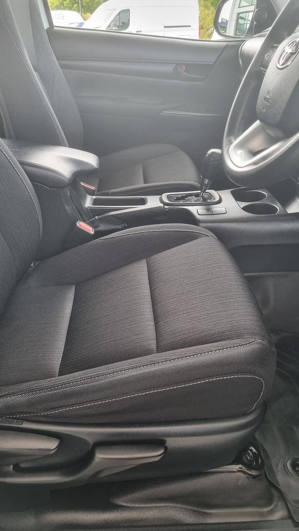 2022 Toyota Hilux SR