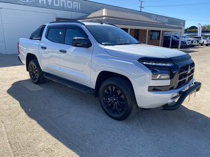 2025 MITSUBISHI Triton GSR