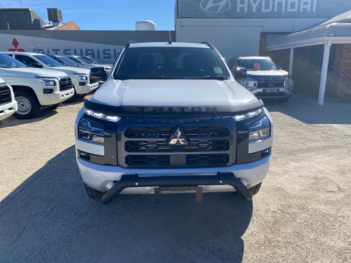 2025 MITSUBISHI Triton GSR