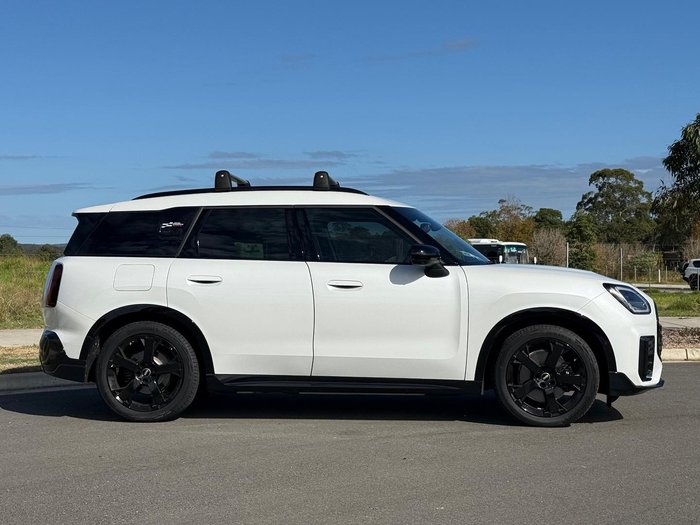 2025 MINI Countryman SE JCW Sport
