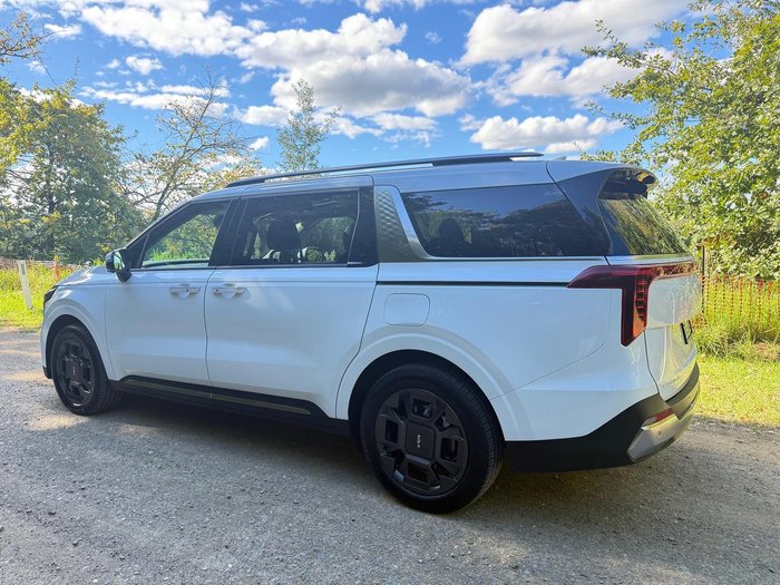 2024 Kia Carnival GT-Line HEV