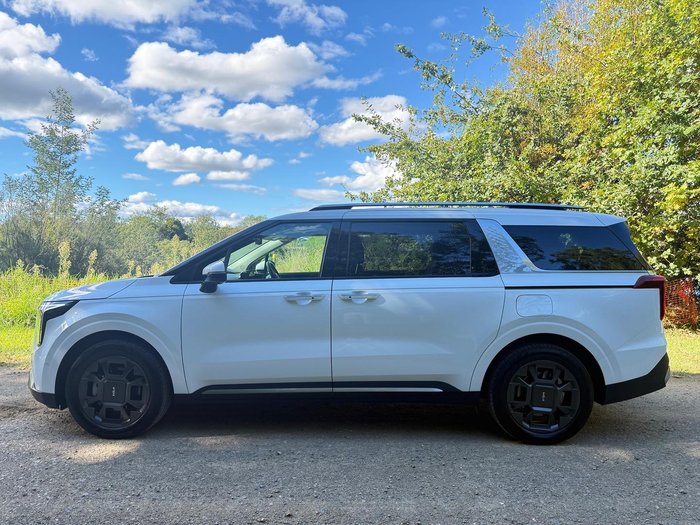 2024 Kia Carnival GT-Line HEV