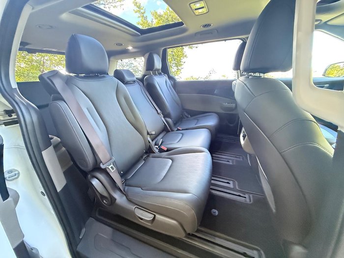 2024 Kia Carnival GT-Line HEV