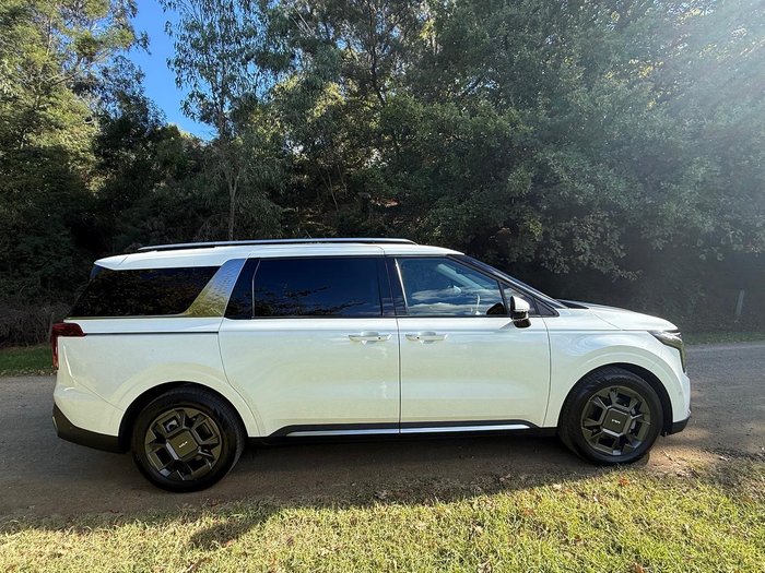 2024 Kia Carnival GT-Line HEV