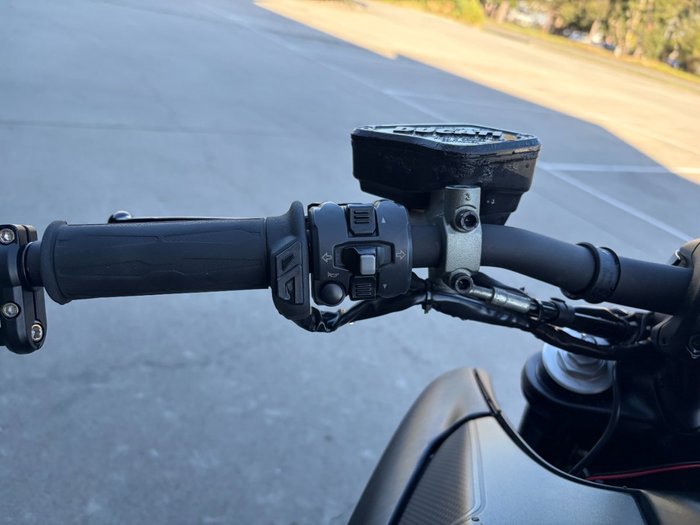2016 DUCATI DIAVEL CARBON Black