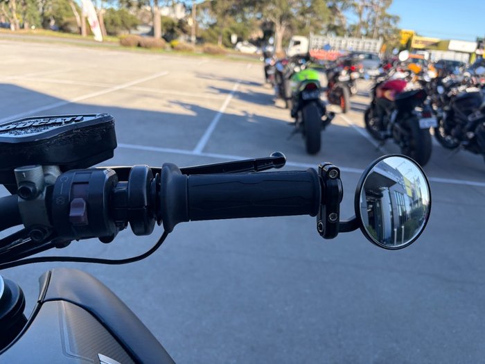 2016 DUCATI DIAVEL CARBON Black