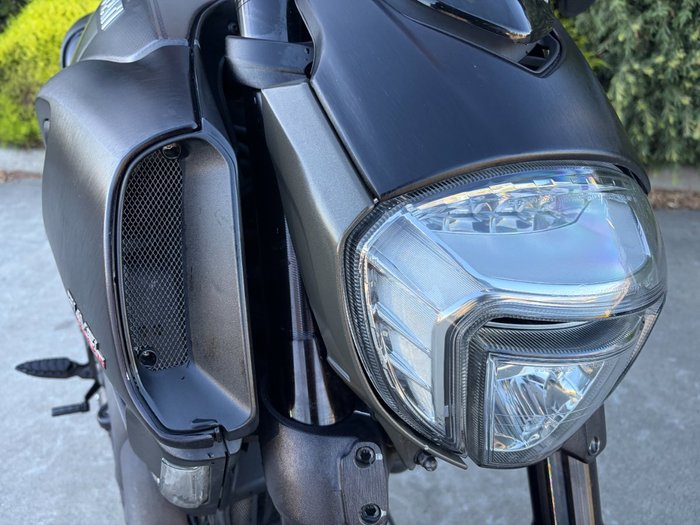 2016 DUCATI DIAVEL CARBON Black