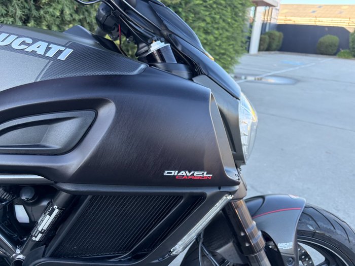2016 DUCATI DIAVEL CARBON Black