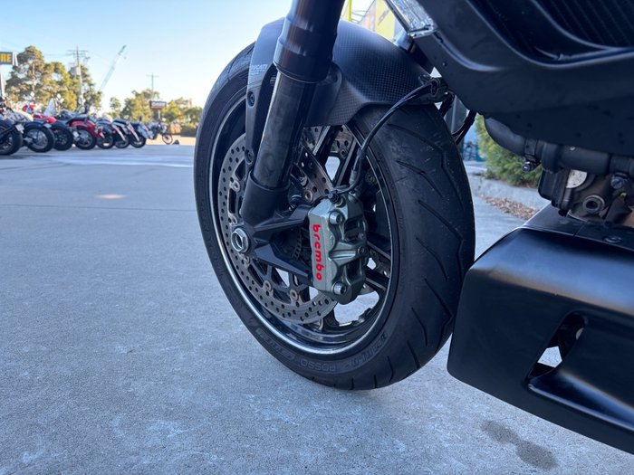 2016 DUCATI DIAVEL CARBON Black