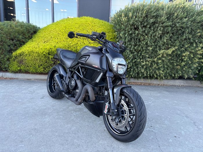 2016 DUCATI DIAVEL CARBON Black