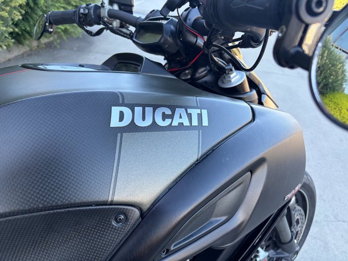 2016 DUCATI DIAVEL CARBON Black