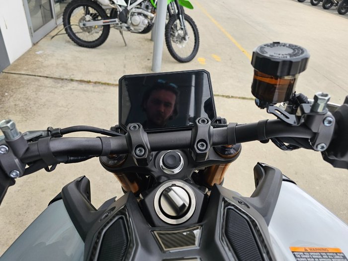 2025 Yamaha MT-09A SP (MT-09SP) White