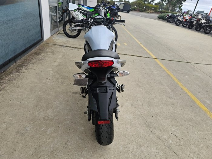2009 Kawasaki ER-6n White