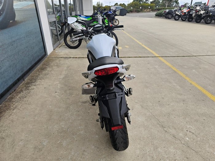 2009 Kawasaki ER-6n White