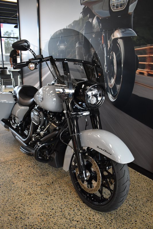 2024 HARLEY-DAVIDSON FLHRXS ROAD KING SPECIAL