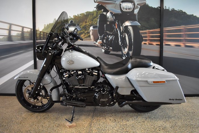 2024 HARLEY-DAVIDSON FLHRXS ROAD KING SPECIAL