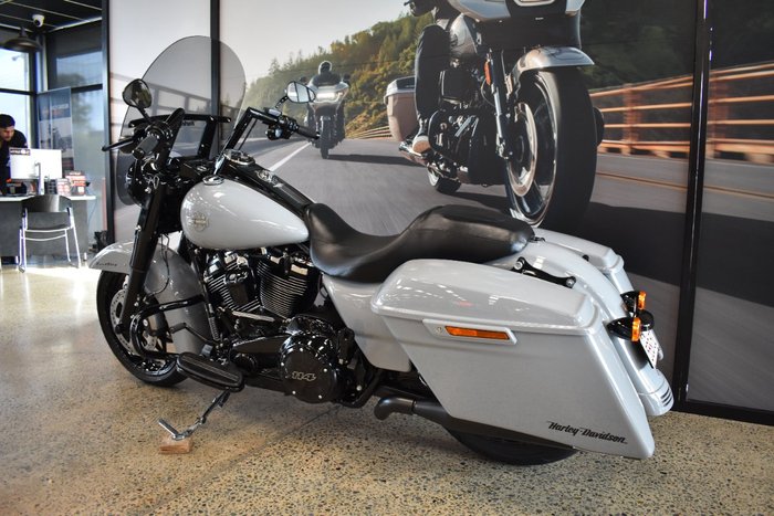 2024 HARLEY-DAVIDSON FLHRXS ROAD KING SPECIAL