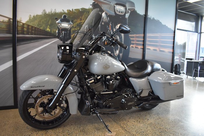 2024 HARLEY-DAVIDSON FLHRXS ROAD KING SPECIAL
