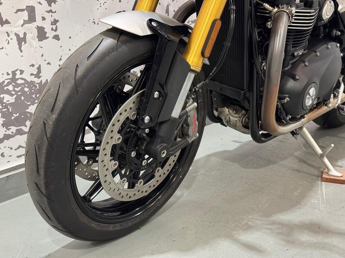 2025 Triumph Speed Twin 1200 RS Speed Twin Orange