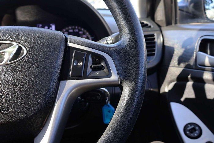 2014 Hyundai Accent Active