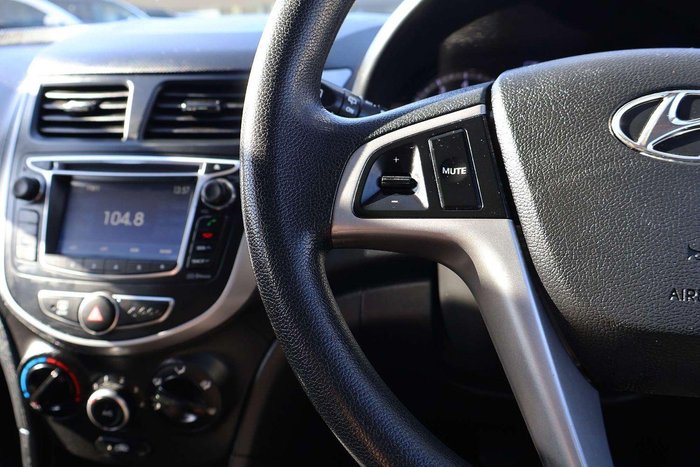 2014 Hyundai Accent Active