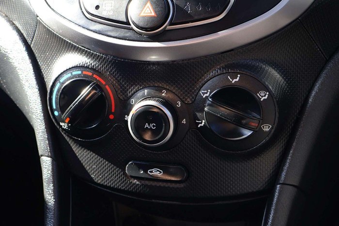 2014 Hyundai Accent Active