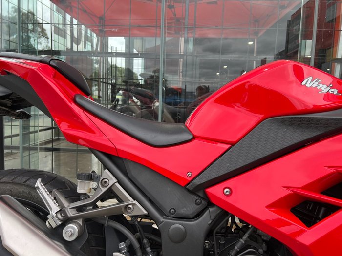 2016 Kawasaki NINJA 300 ABS RED