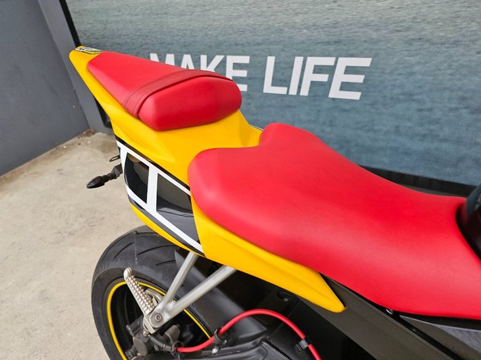 2007 Yamaha YZF-R6 Yellow