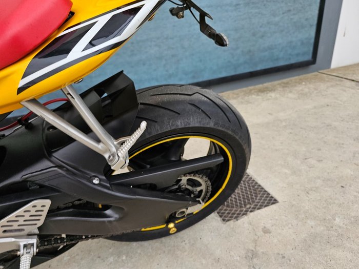 2007 Yamaha YZF-R6 Yellow