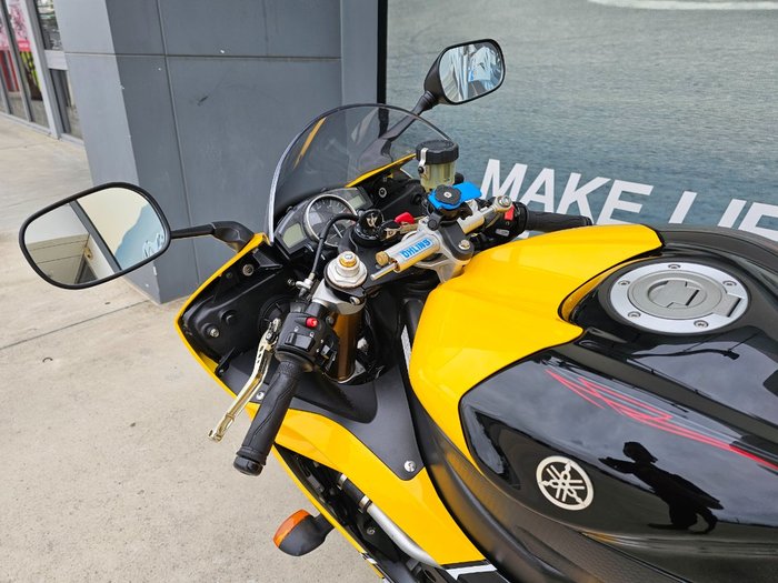 2007 Yamaha YZF-R6 Yellow