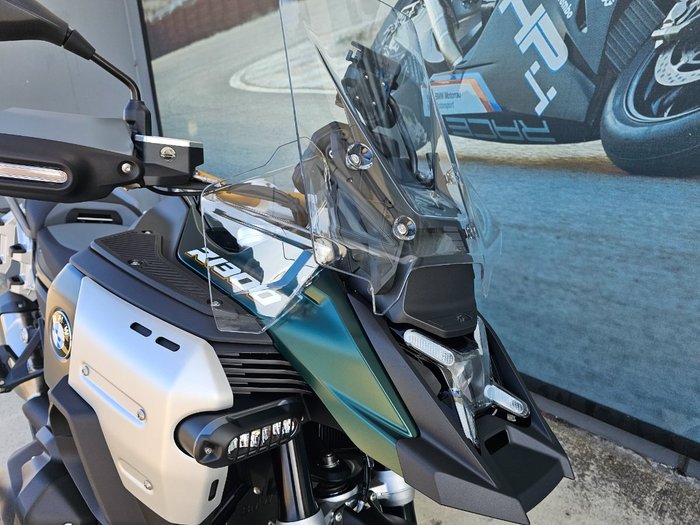 2025 BMW Motorrad R 1300 GS ADVENTURE OPTION 719 Green
