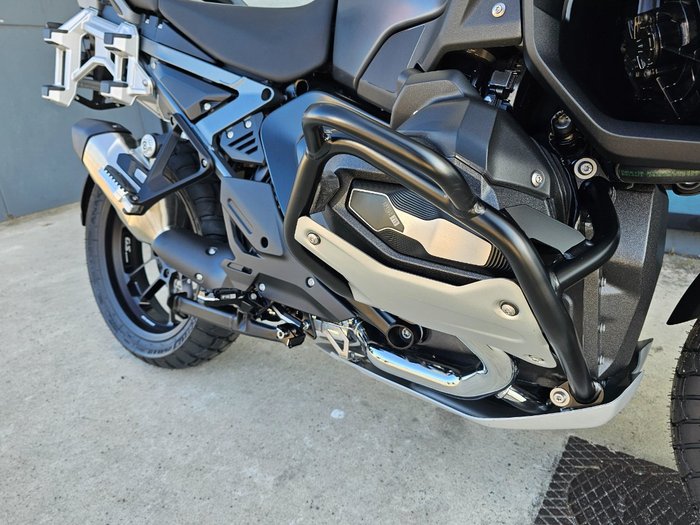 2025 BMW Motorrad R 1300 GS ADVENTURE OPTION 719 Green