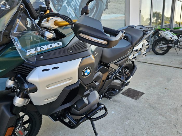 2025 BMW Motorrad R 1300 GS ADVENTURE OPTION 719 Green