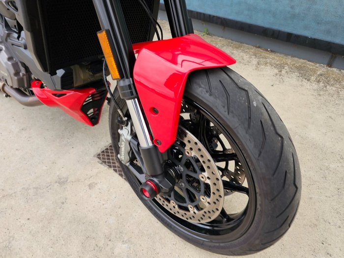 2022 DUCATI MONSTER Red