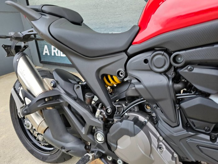 2022 DUCATI MONSTER Red