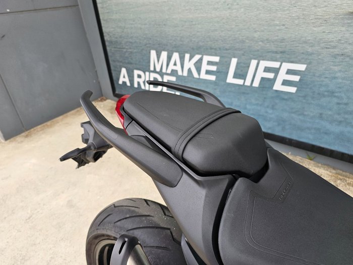 2022 DUCATI MONSTER Red