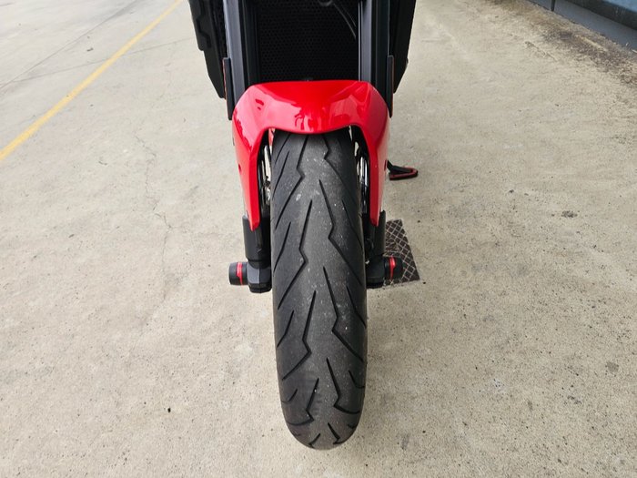 2022 DUCATI MONSTER Red