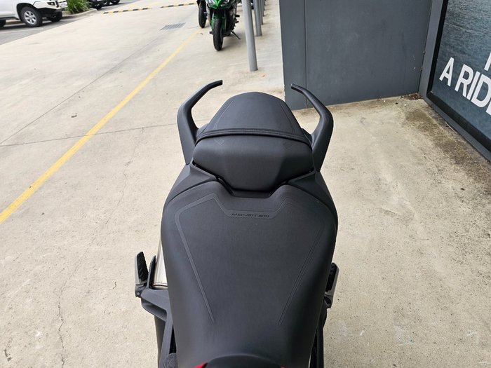 2022 DUCATI MONSTER Red