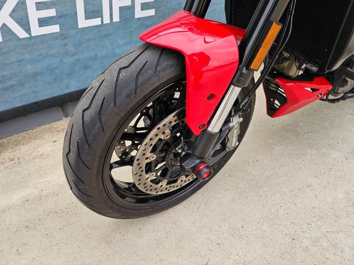 2022 DUCATI MONSTER Red