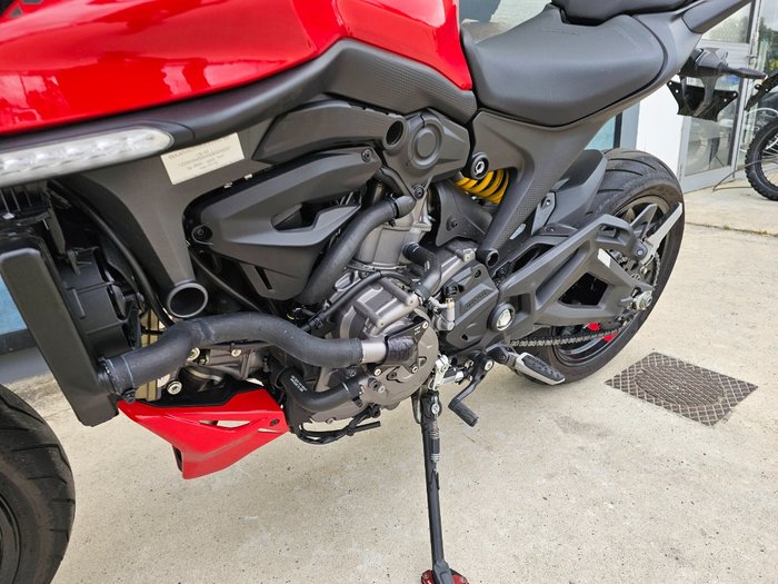 2022 DUCATI MONSTER Red
