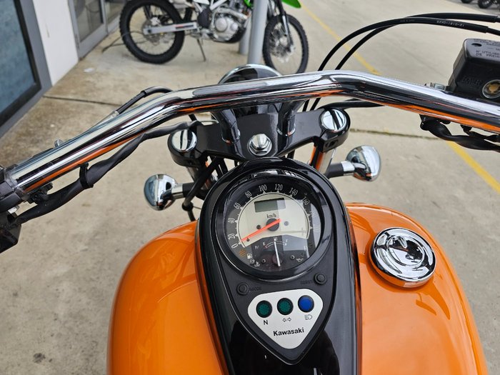 2022 Kawasaki VULCAN 900 (VN900) CLASSIC Orange