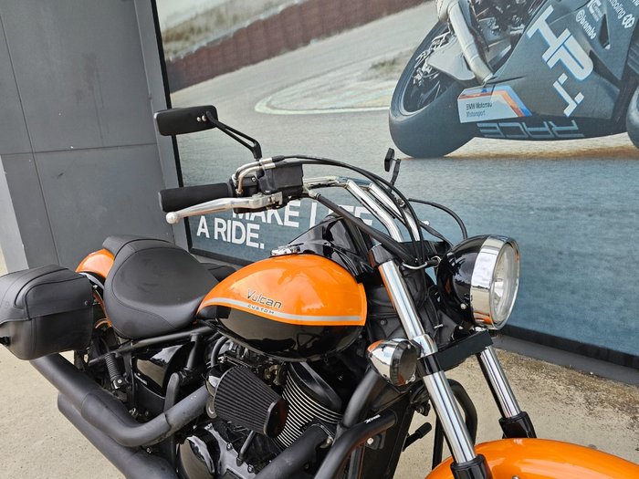 2022 Kawasaki VULCAN 900 (VN900) CLASSIC Orange