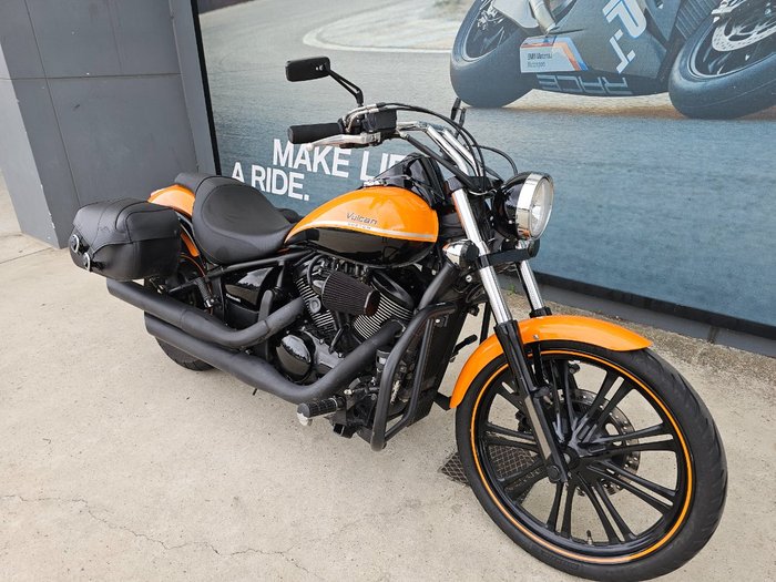 2022 Kawasaki VULCAN 900 (VN900) CLASSIC Orange