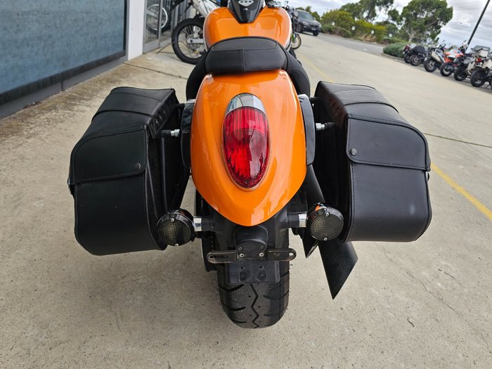 2022 Kawasaki VULCAN 900 (VN900) CLASSIC Orange